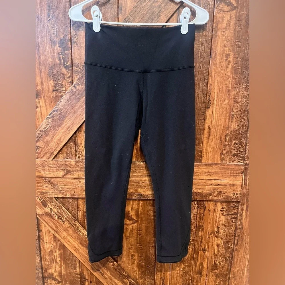 Lululemon Black Cropped Athletic Leggings Lattice Detail Women Size‎ M